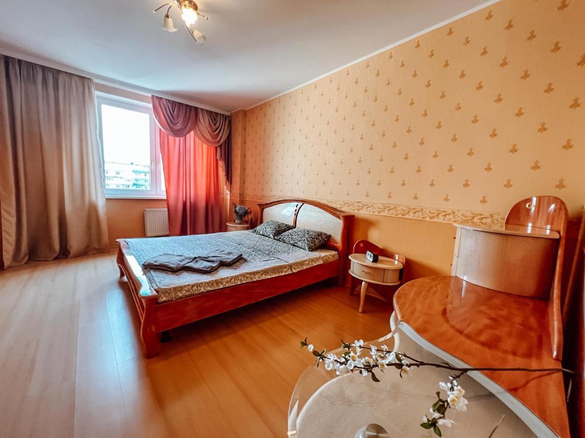Cozy Apartments On The Left Bank Kyiv Exterior photo