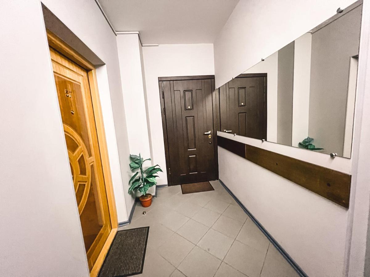 Cozy Apartments On The Left Bank Kyiv Exterior photo